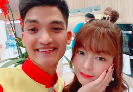 Mạc Văn Khoa và bạn gái làm phù dâu, phù rể ở lễ cưới Duy Mạnh